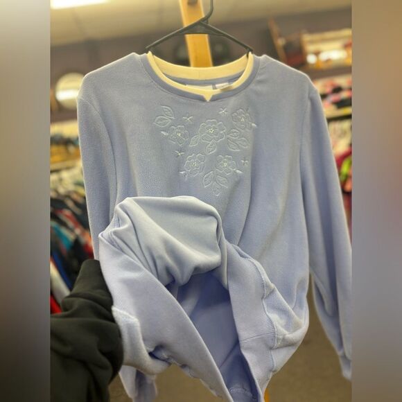 Misc. Christmas Sweaters - Picture 6 of 7